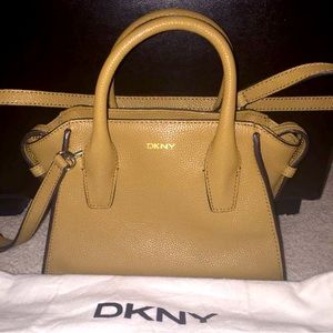 DKNY CROSSBODY BAG